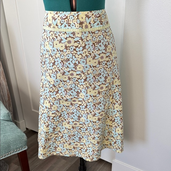 Eddie Bauer Dresses & Skirts - Eddie Bauer Floral A-Line Skirt in Cream and Blue